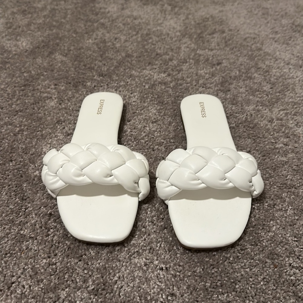 🆕 Women’s Express White Braided Sandal size 10